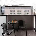 Chill Apartments Airport Residence