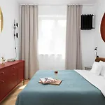 Oomph Warsaw Central Stylish Vintage Apartment