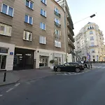 Wilcza 3 - Apartament Dla 4 Osob - 260M Do Ambasady Usa - Duzy Balkon Od Strony Dziedzinca - Wifi - Good Apartments