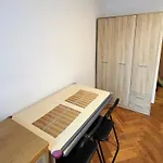 Apartment Near Metro Rondo Daszynskiego