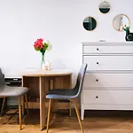 Warsaw Studio Apartment - City View, Parks Nearby By Rentujemy