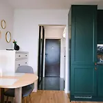 Warsaw Studio Apartment - City View, Parks Nearby By Rentujemy