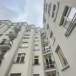 Cute Apartment Perfect For Business And Travel.