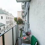 Piekne, Przestronne Mieszkanie Przy Placu Teatralnym.
