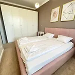 Apartaments Airport Okecie Pieskowa Skala