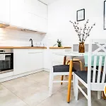 Apartamentysnu, Wola Komfort IV Z Parkingiem