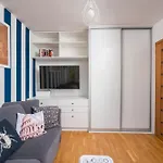 Solec 2-Bedroom Vistula Apartment