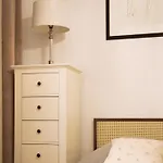 Komfortowy Apartament W Scislym Centrum Warszawy Comfortable Apartment In The Very Center Of Warsaw