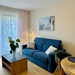 Apartment By The River In Warsaw