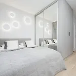Wyjatkowe Studia W Warszawie By Noclegi Renters