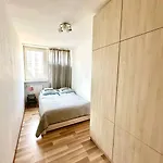 Ohmyhome - Park Mirowski Apartment