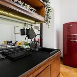 Bergamot Apartment City Center