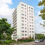 Metro Szwedzka Homely Apartment By Bookinghost