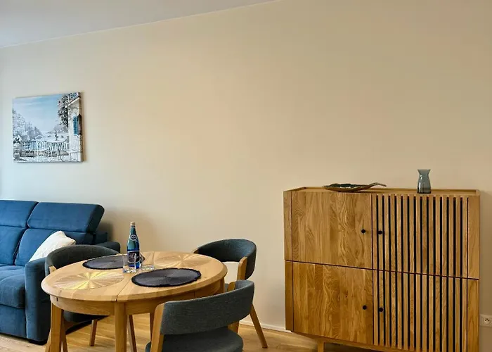 Apartment By The River In Warsaw