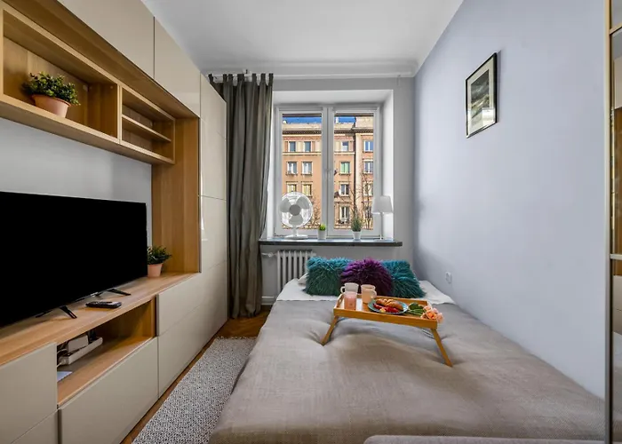 Downtown Studio - Top Location, Metro&Trams Nearby - By Rentujemy