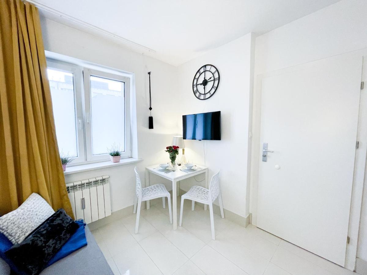 Superapart Tamka Ministudio, Family Friendly Abode *