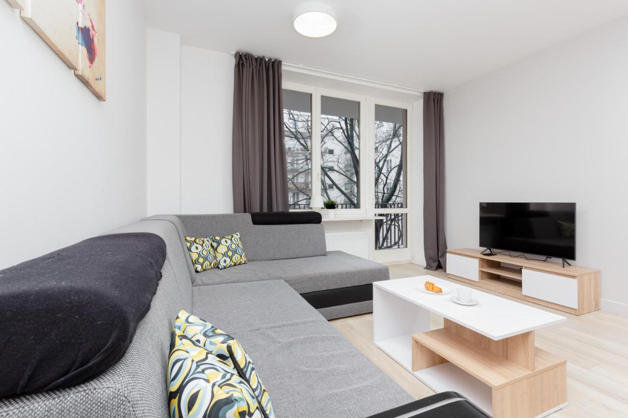 Center Hoza By Renters Apartment