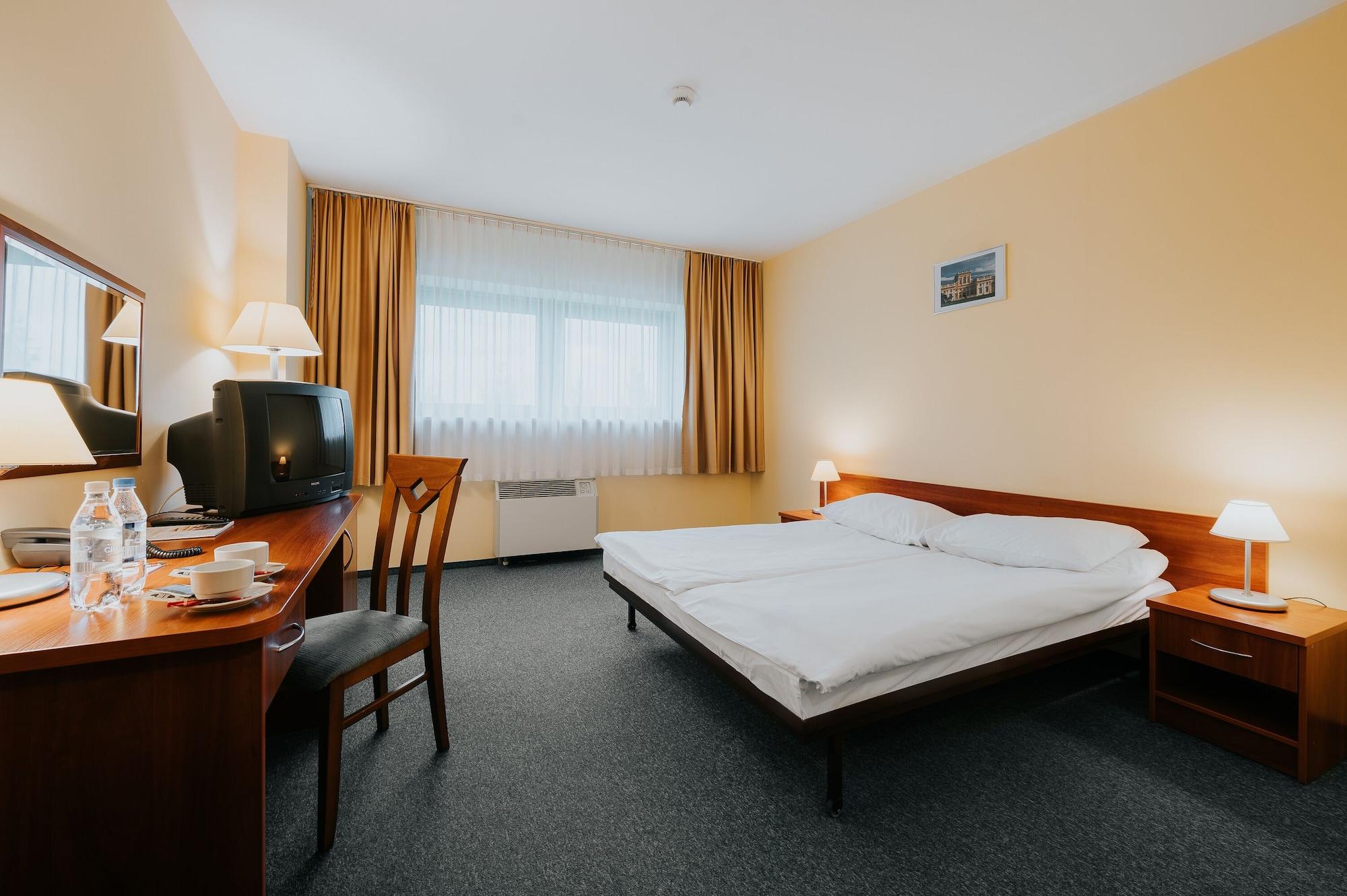 Hotel Sangate Airport
