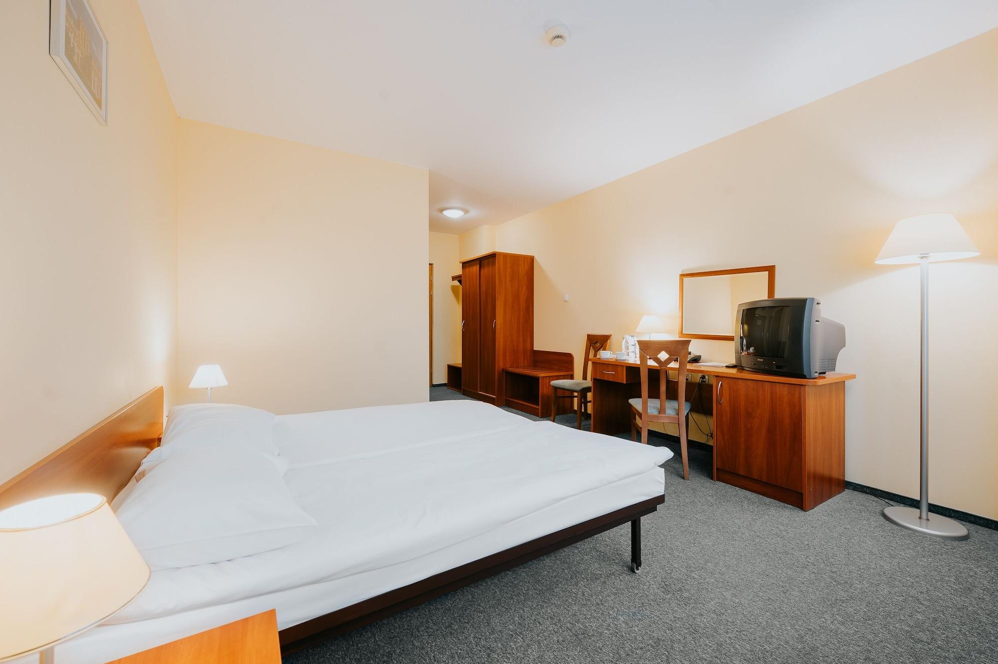 Sangate Airport Hotel