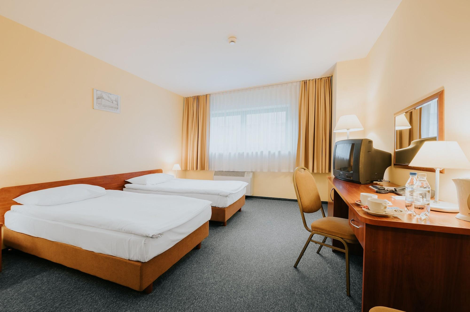 Hotel Sangate Airport