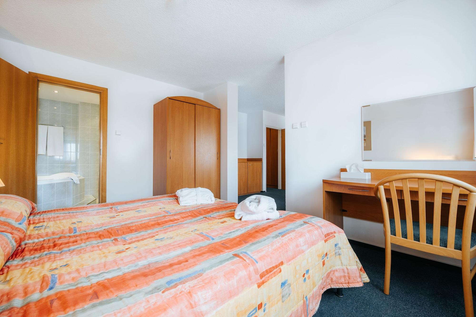 Sangate Airport Hotel