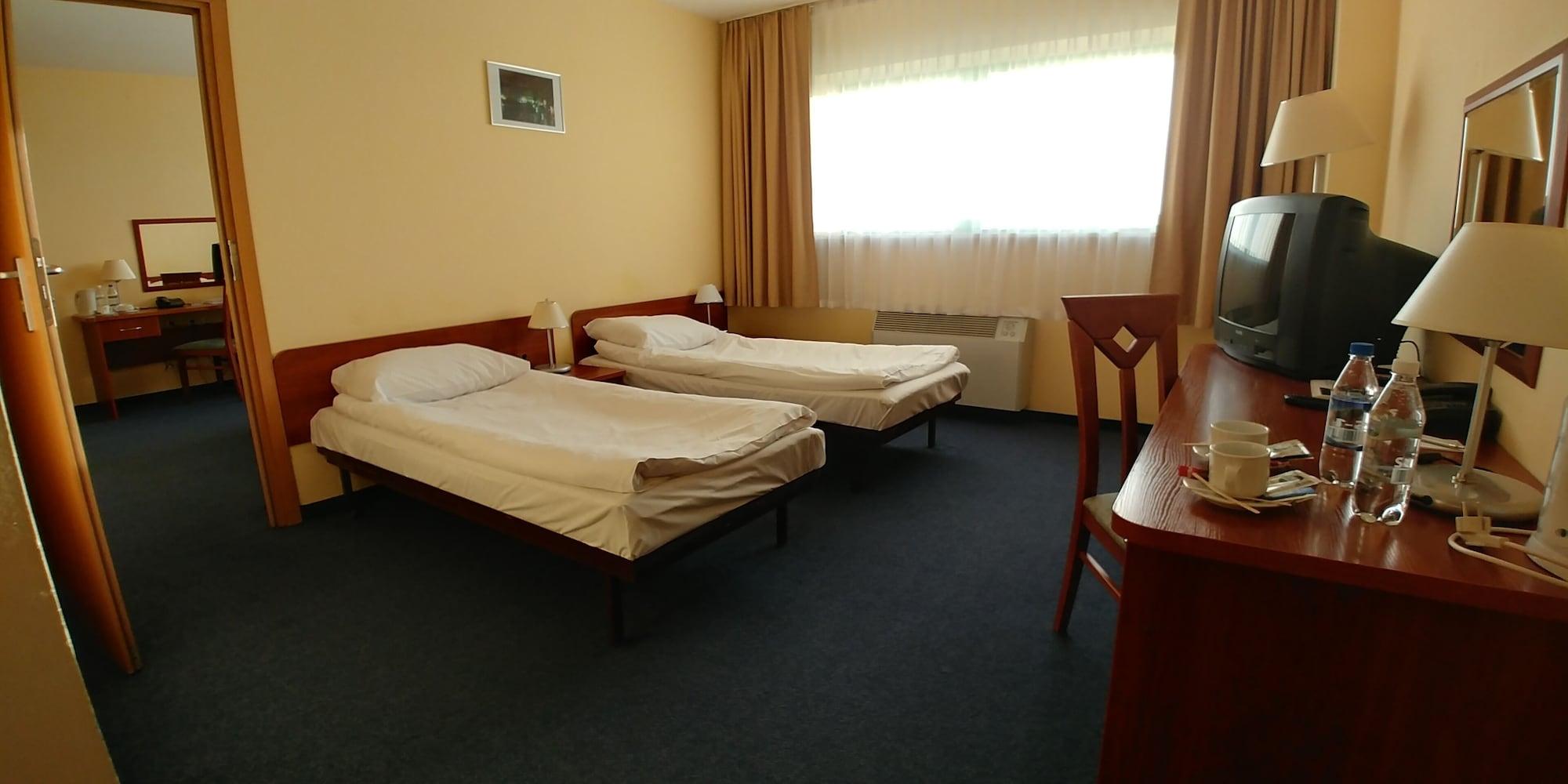 Hotel Sangate Airport