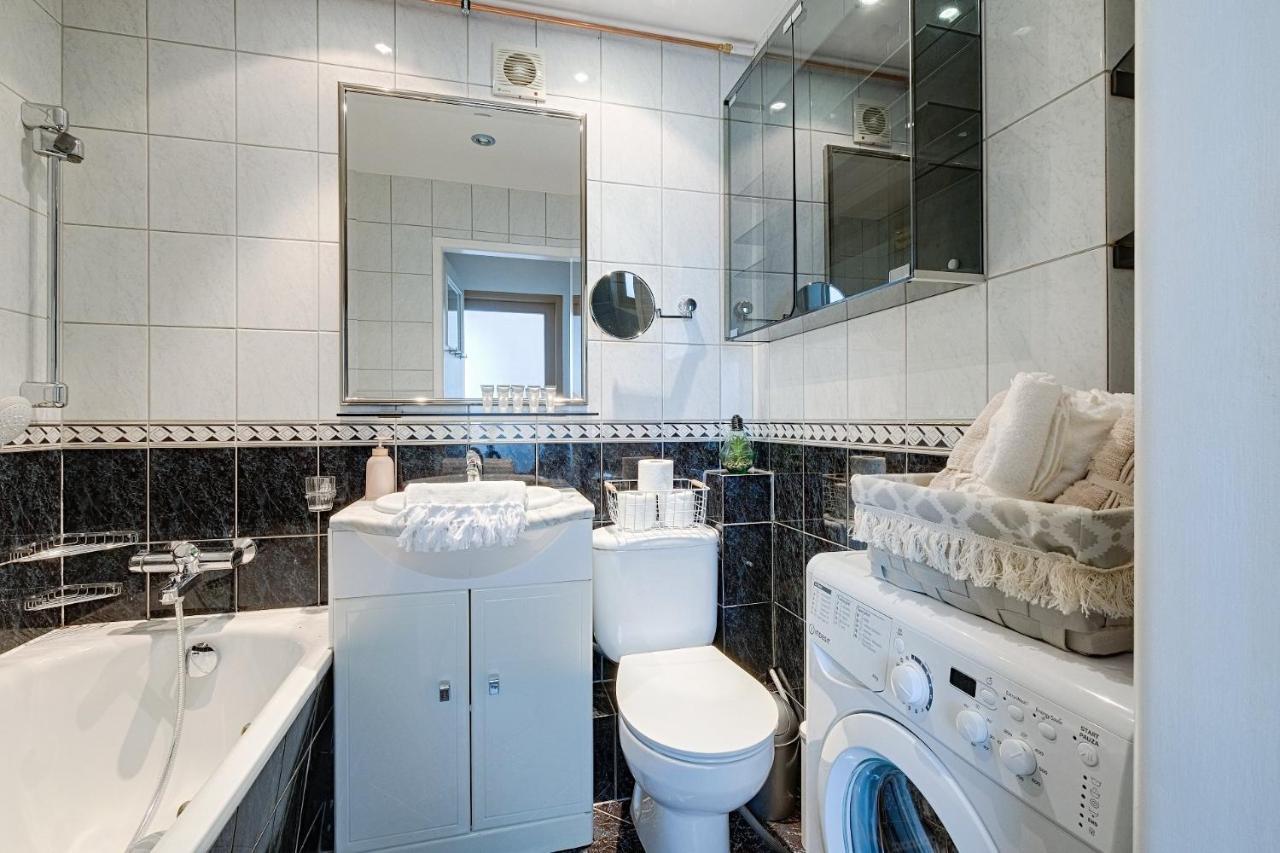 Apartment 2br Modzelewskiego 100 With Balcony *