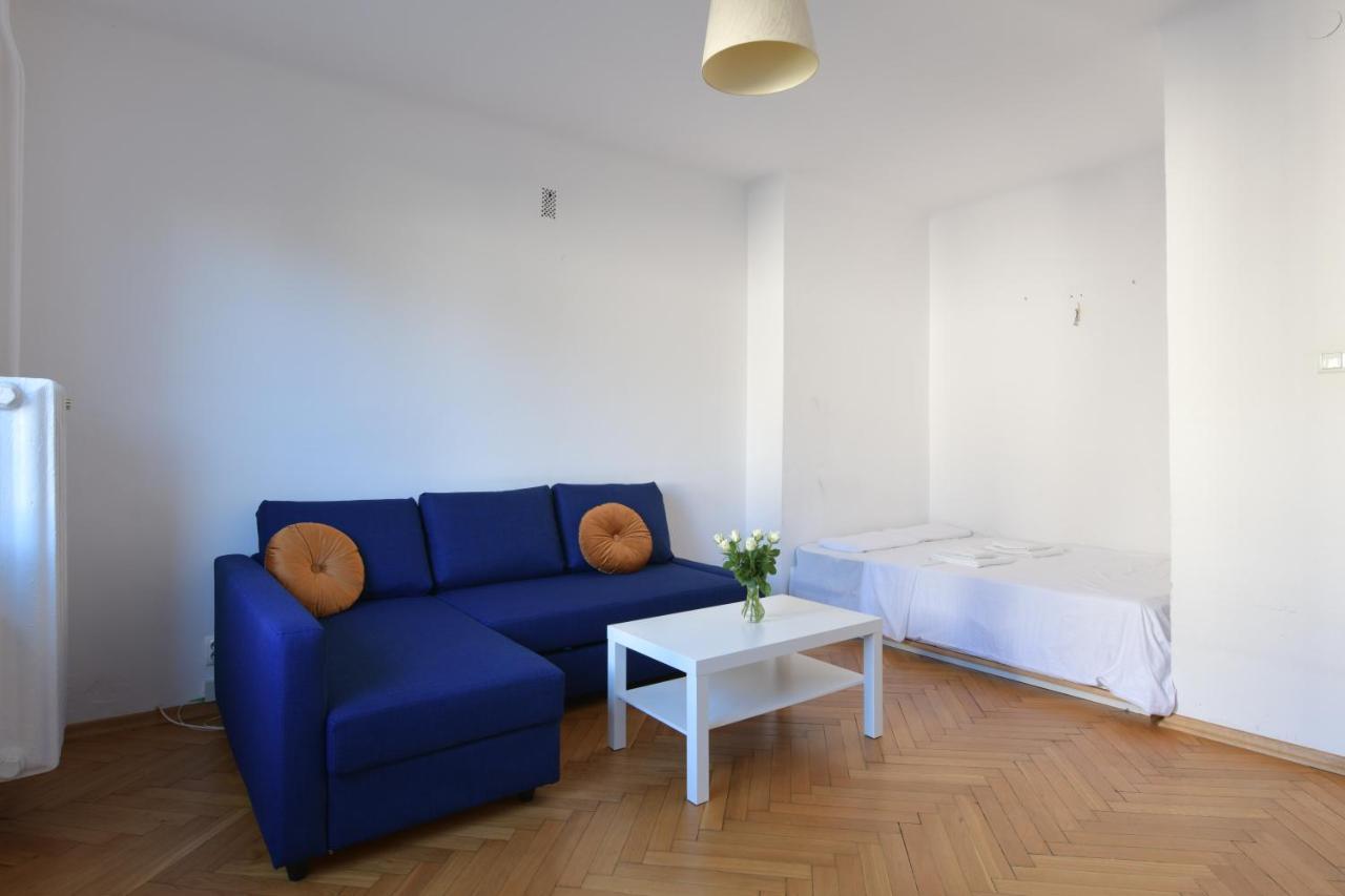 Apartment Wilcza 3: Spacious 4-person With Courtyard Balcony *