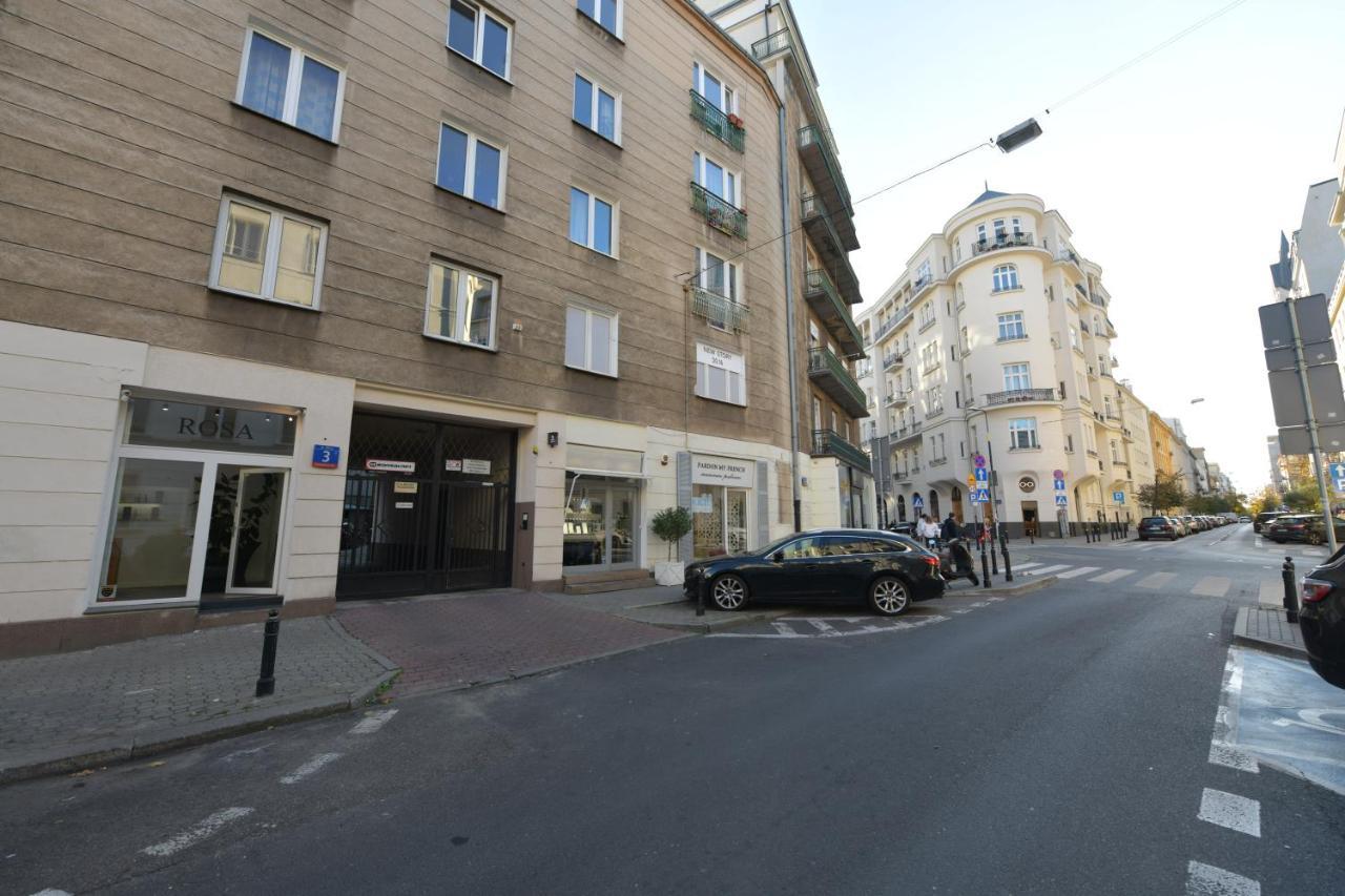 Wilcza 3: Spacious 4-person With Courtyard Balcony Apartment Warsaw