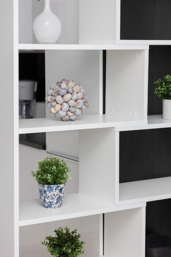 Ochota Elegant Studio By Renters Apartment *