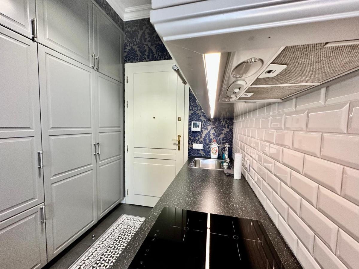 Căn hộ Decor Metro Wifi 300 Mbs 65tv Netflix Hbo Warsaw