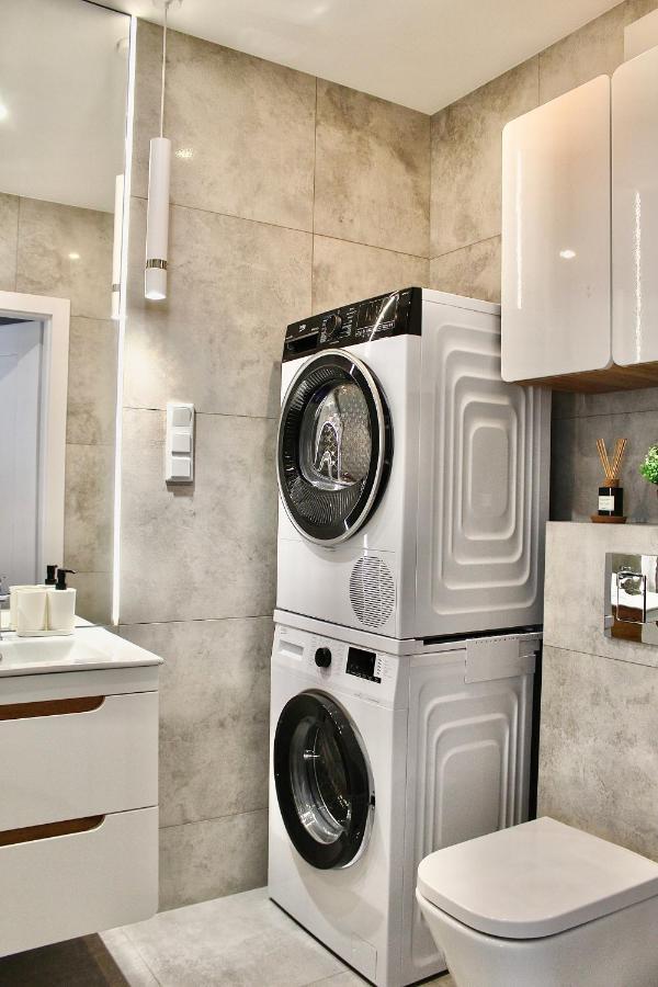 Lux 2 Pokojowe In Z Bezplatnym Podziemnym Parkingem Apartment Warsaw