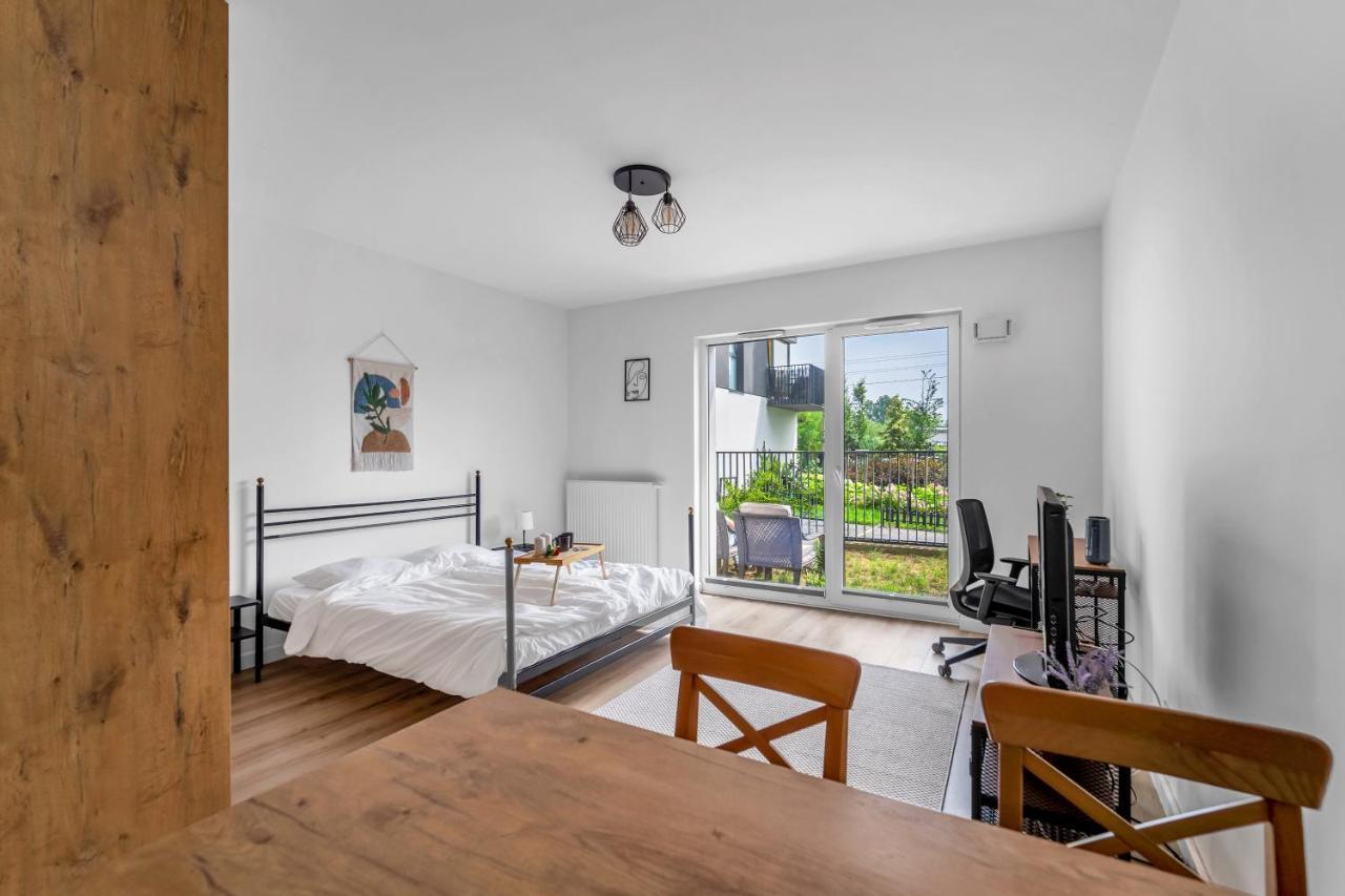 Apartament Wawer - Terrace, Workspace - By Rentujemy