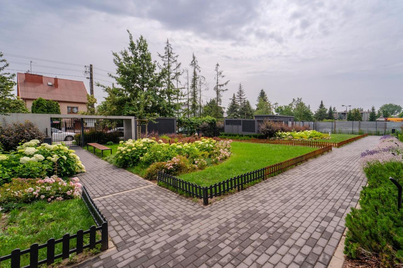 Apartament Wawer - Terrace, Workspace - By Rentujemy
