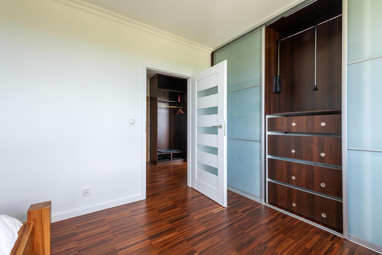 Apartamento Better Rentral: Kobielska 6 With Free Parking And Park View Terrace Varsóvia