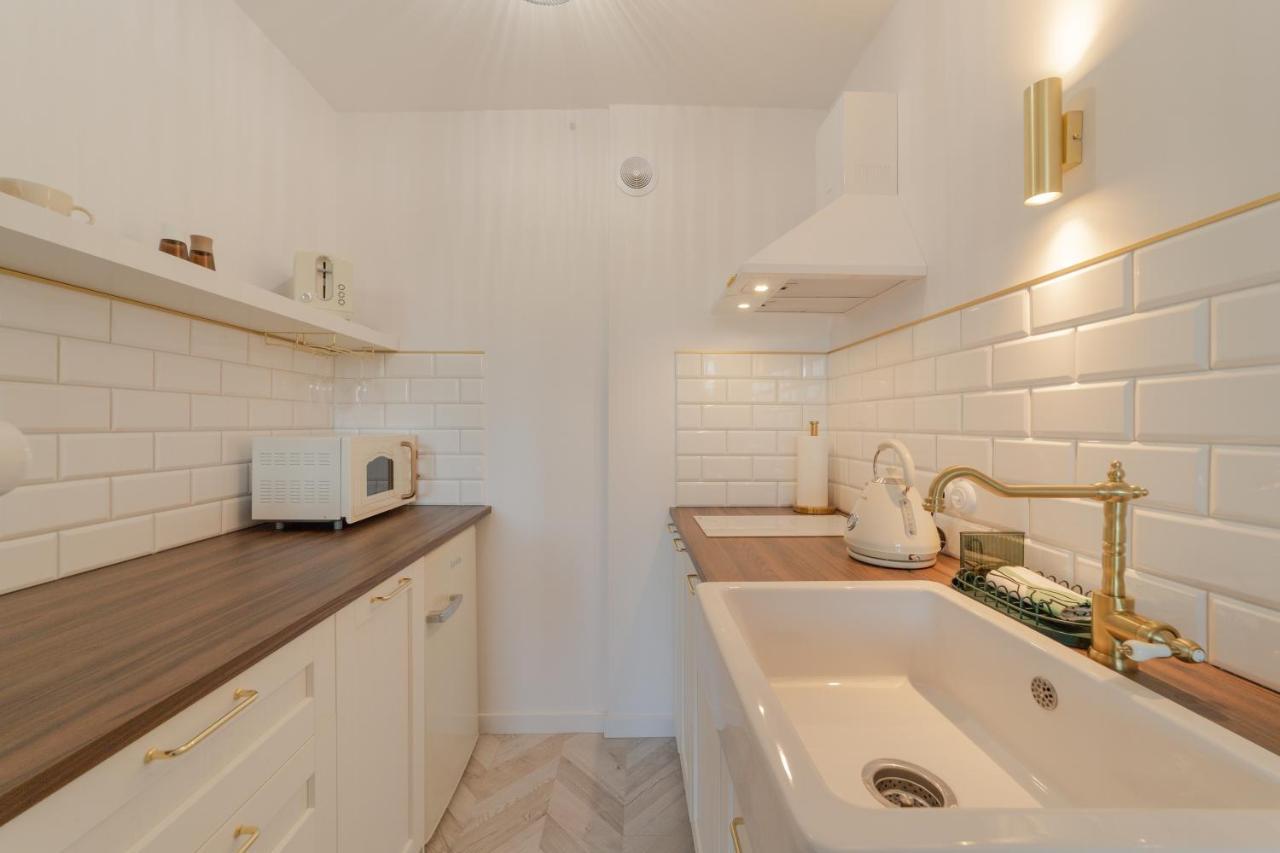 Apartment Artistic Pearl Mokotow, Piwarskiego 11 *