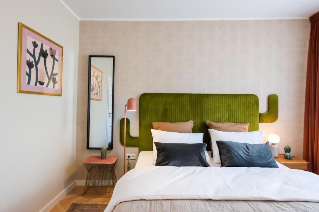 Eclectic Near Old Town *