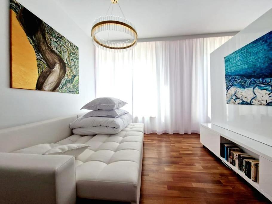 Căn hộ Luxury Princessa & Garage & Cable Tv Channels *