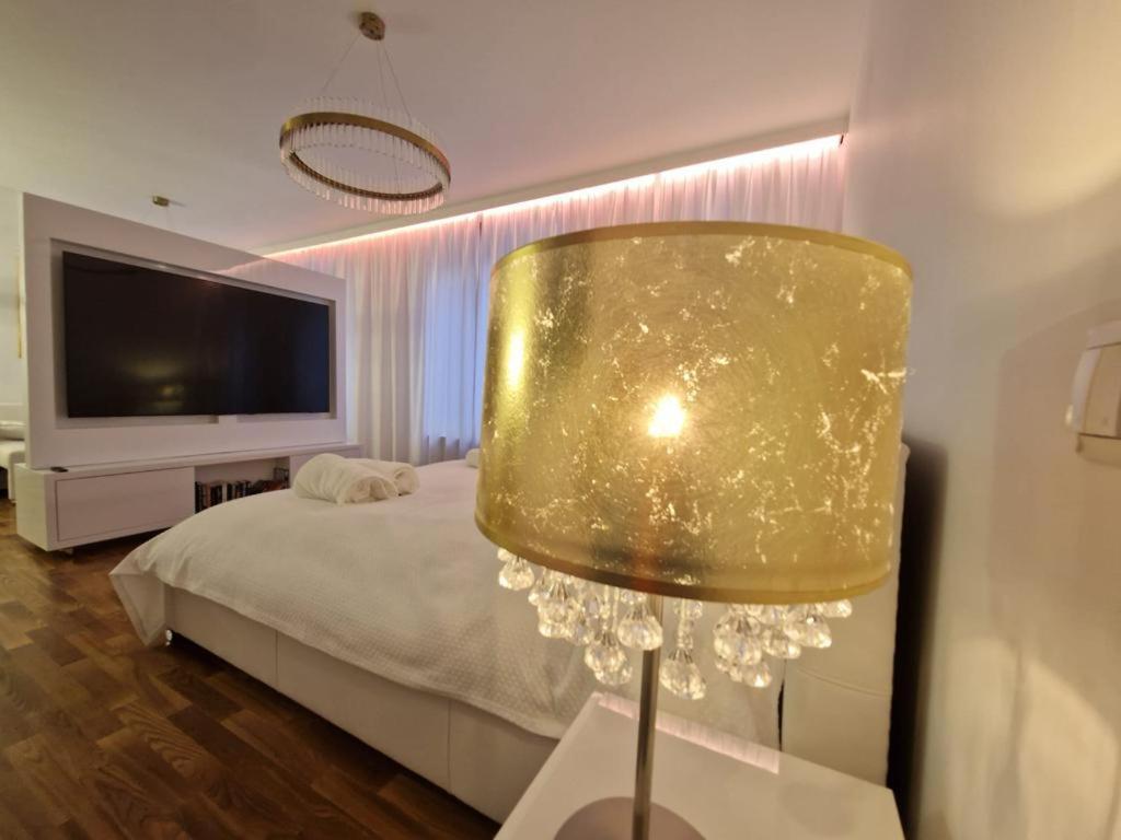 Căn hộ Luxury Princessa & Garage & Cable Tv Channels *