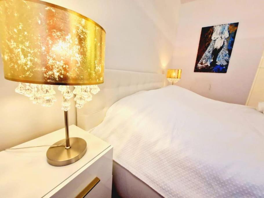 Luxury Princessa & Garage & Cable Tv Channels Căn hộ