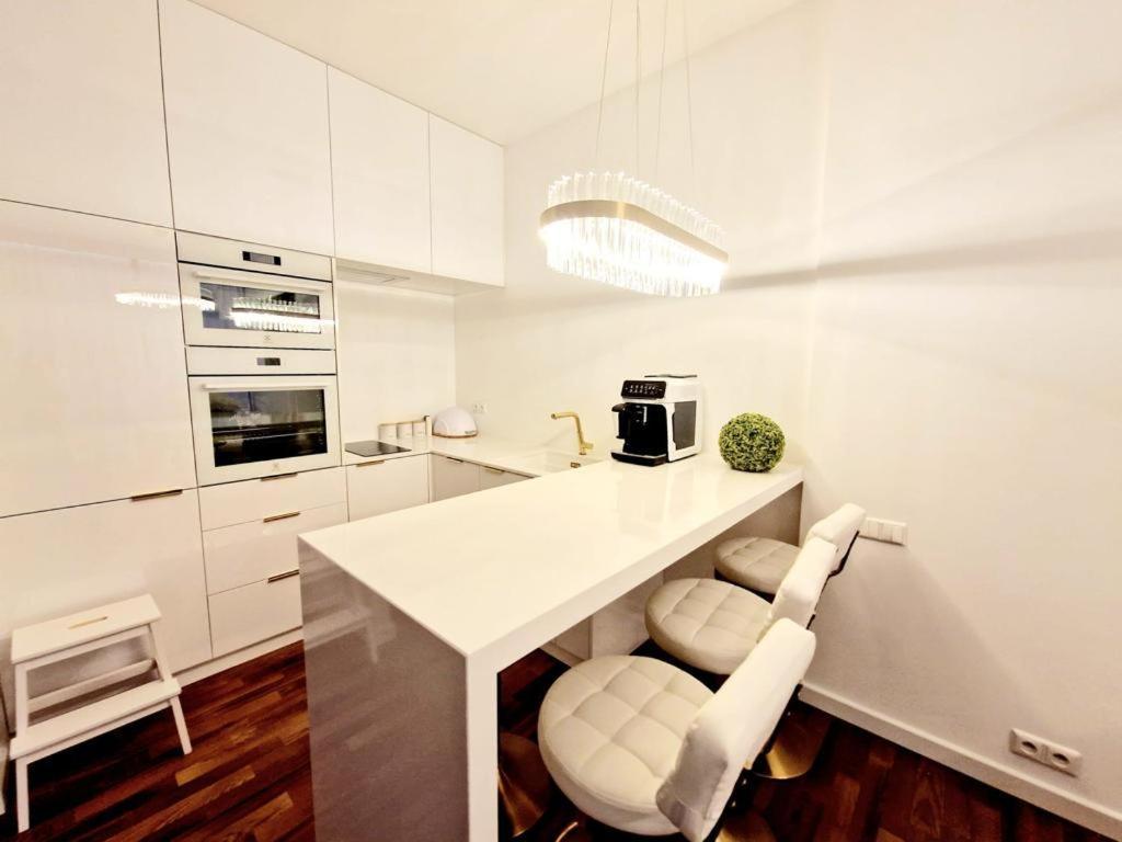 Căn hộ Luxury Princessa & Garage & Cable Tv Channels Warsaw