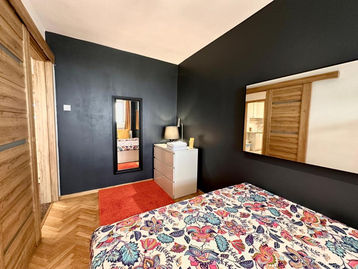 Orange 3 Fast Wifi 1gbs 85'tv Netflix Hbo Disney+ Skyshowmax Apartment *