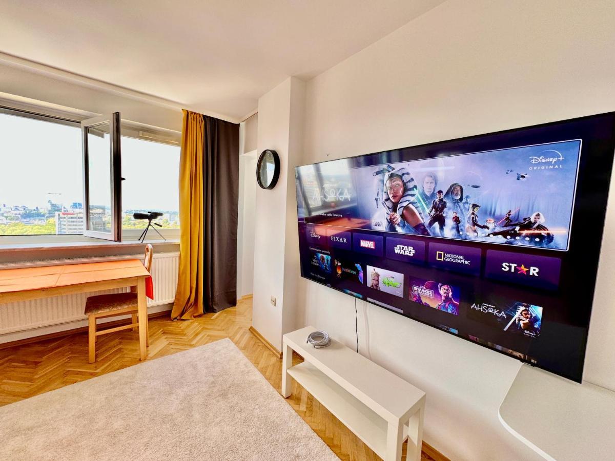 Apartment Orange 3 Fast Wifi 1gbs 85'tv Netflix Hbo Disney+ Skyshowmax Warsaw