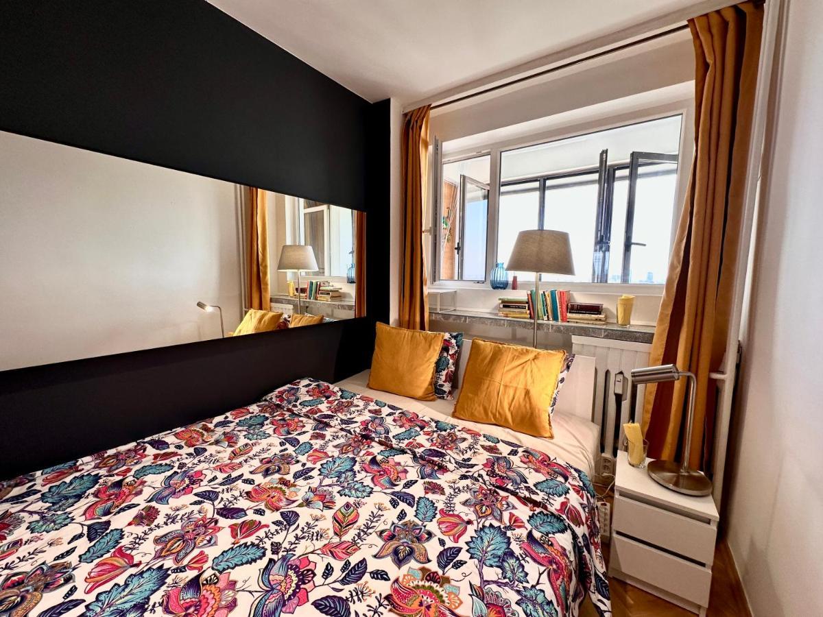 Apartment Orange 3 Fast Wifi 1gbs 85'tv Netflix Hbo Disney+ Skyshowmax