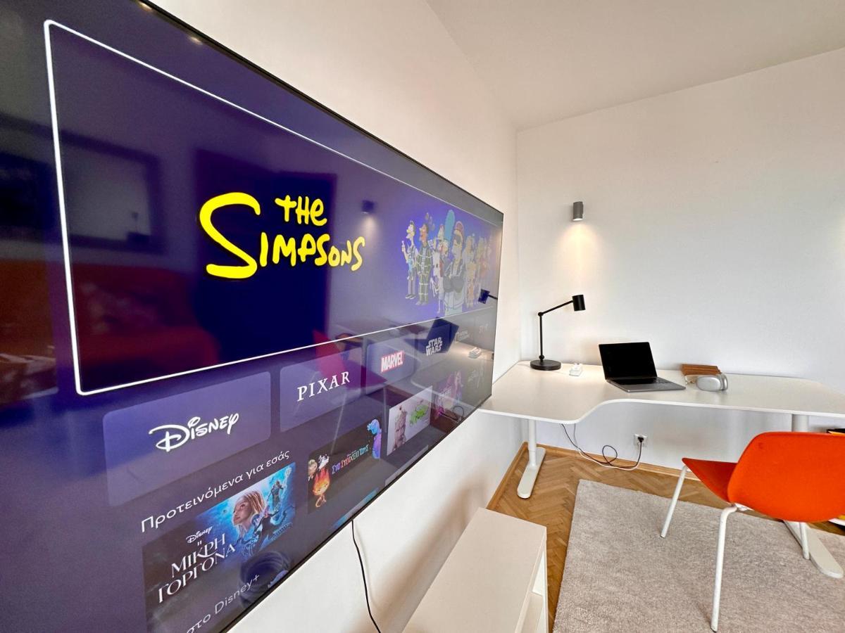 Apartment Orange 3 Fast Wifi 1gbs 85'tv Netflix Hbo Disney+ Skyshowmax *