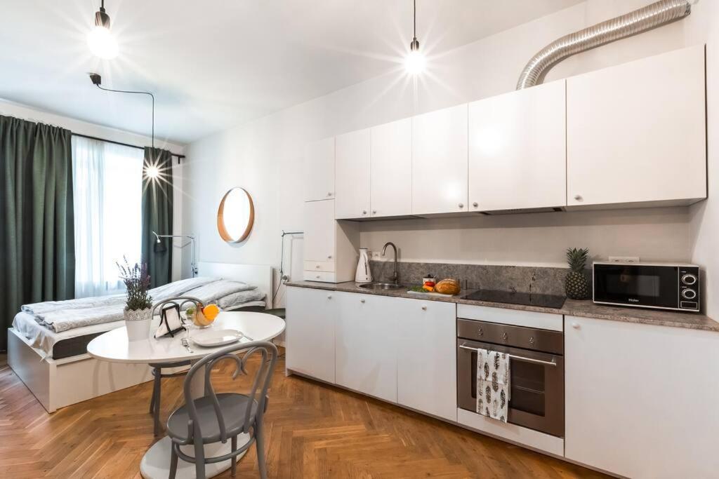 Cute Perfect For Business And Travel. Apartment