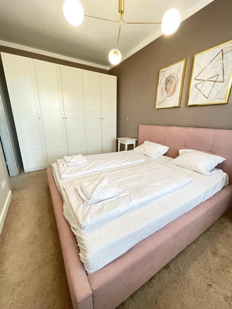Airport Okecie Pieskowa Skala Apartment Warsaw