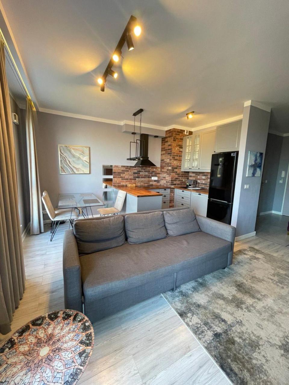 Airport Okecie Pieskowa Skala Apartment Warsaw
