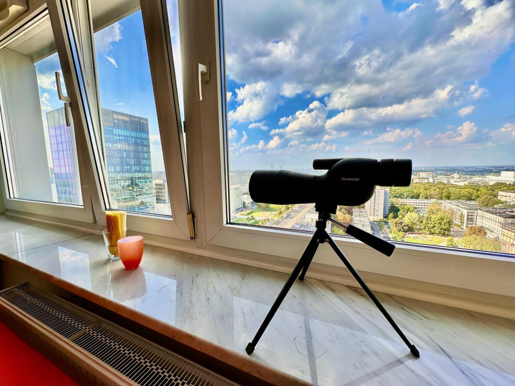 Apartment Orange 3 Fast Wifi 1gbs 85'tv Netflix Hbo Disney+ Skyshowmax Warsaw