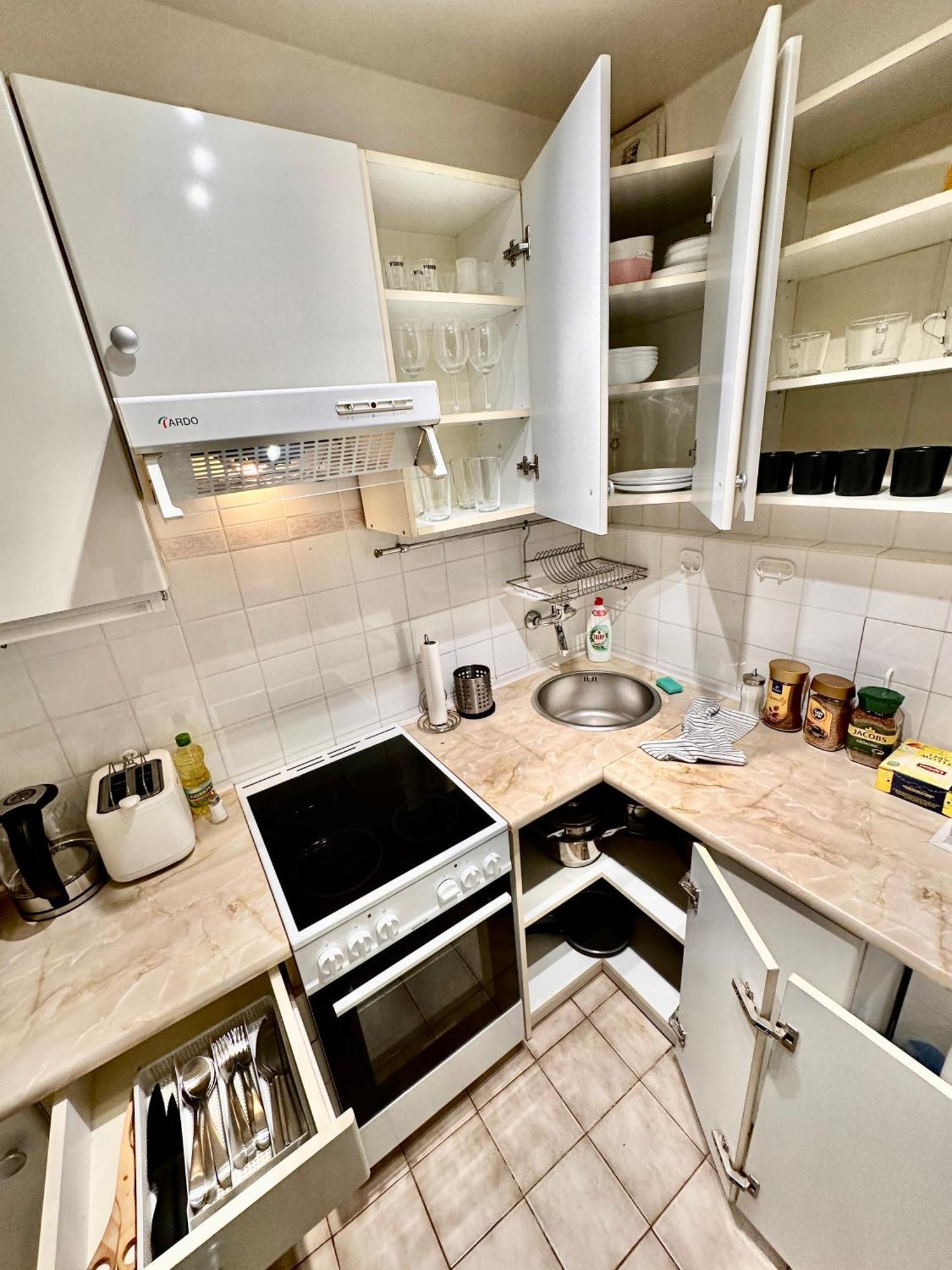 Apartment Orange 3 Fast Wifi 1gbs 85'tv Netflix Hbo Disney+ Skyshowmax Warsaw